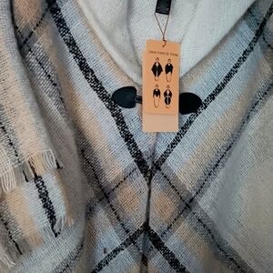Altare White Black and Tan fringed BOHO Poncho. NWT